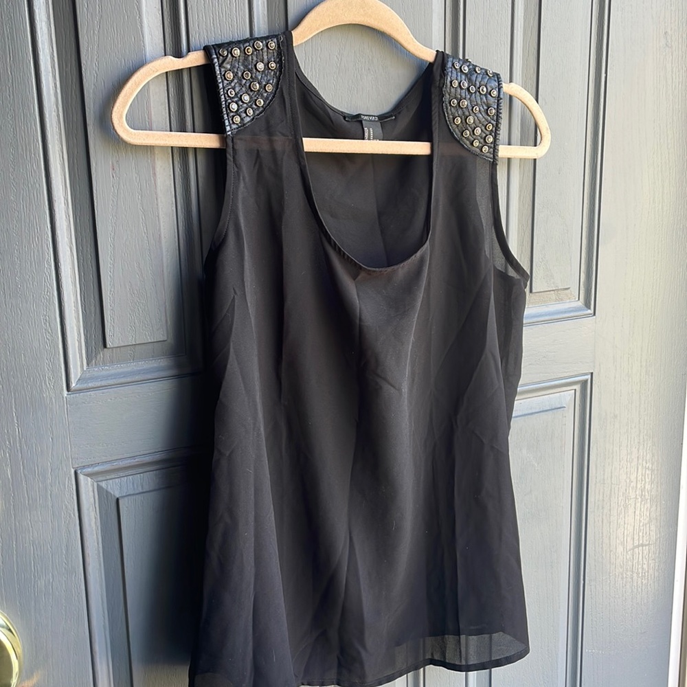 Forever 21 Black Sleeveless Shirt. Great Condition